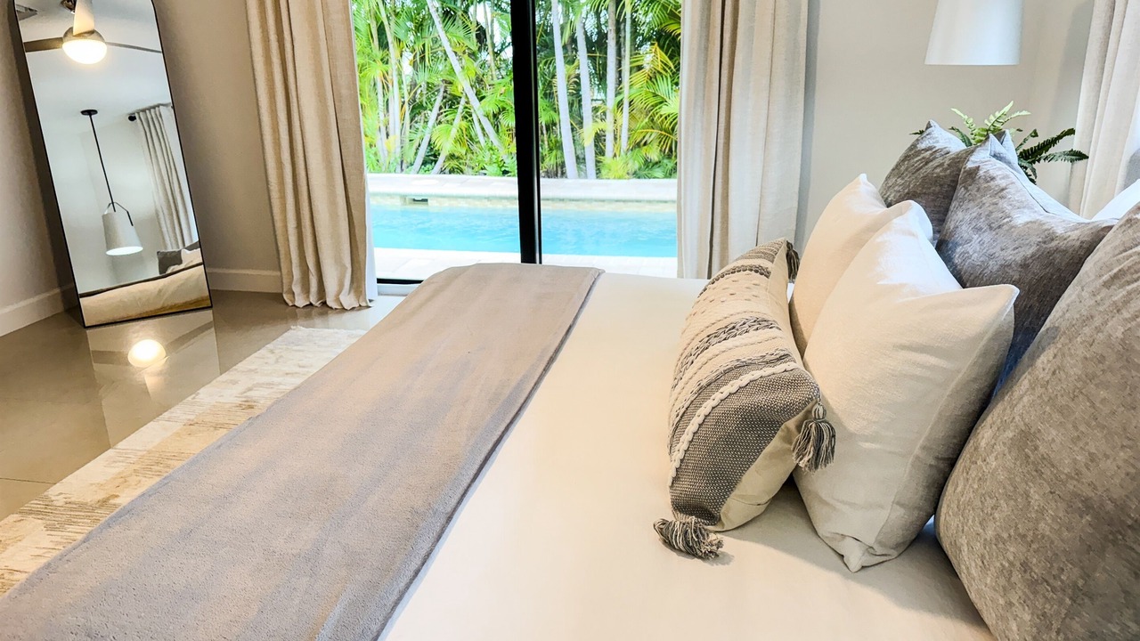 Photo of Bedroom in Coral Shores