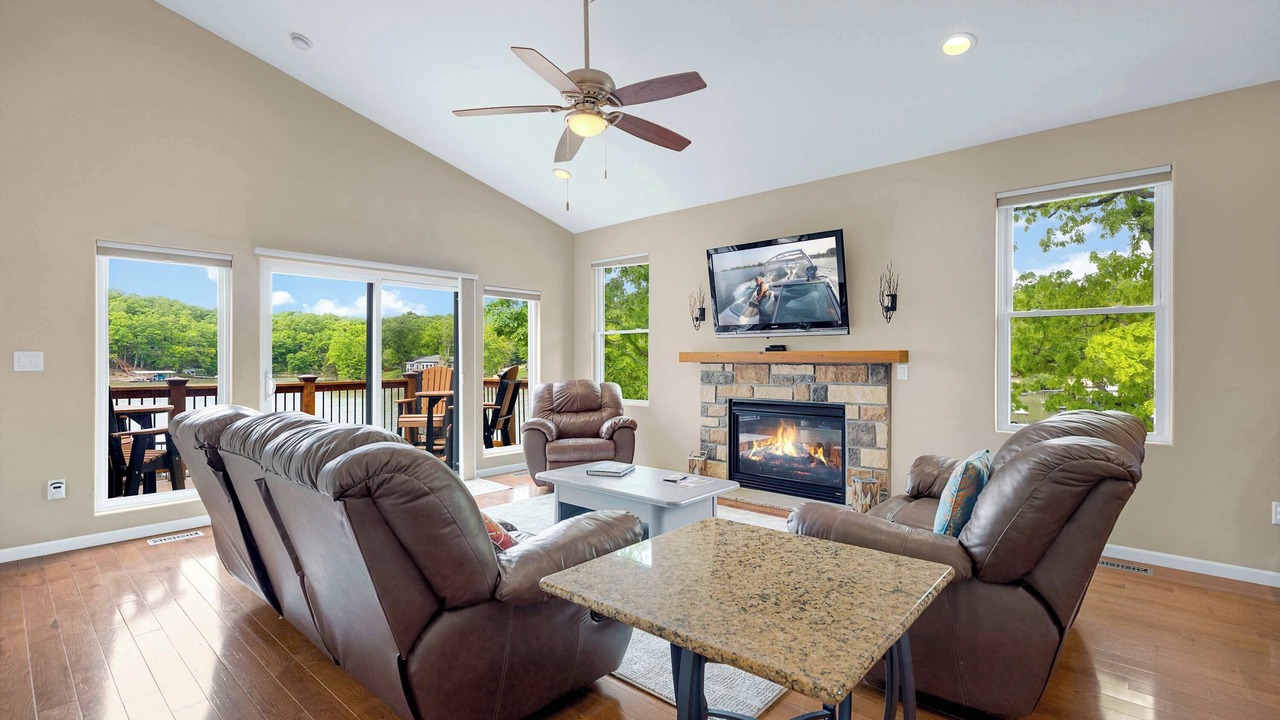Photo of Livingroom in Sunrise Beach