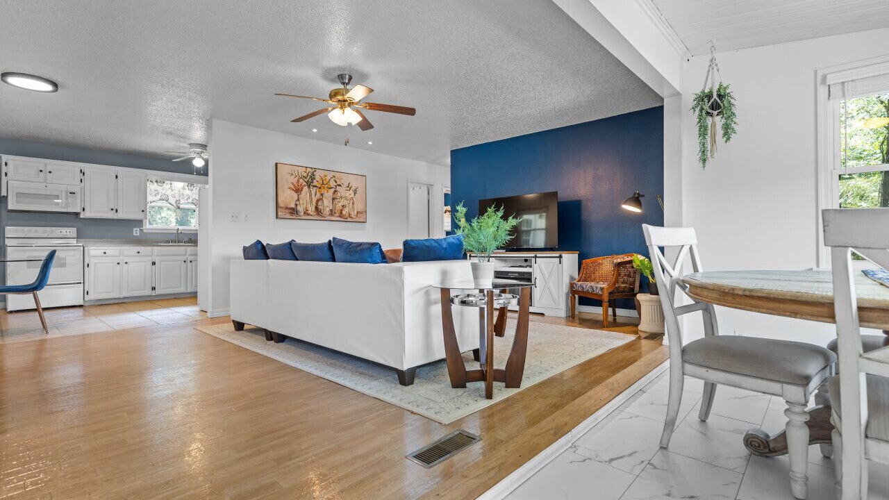 Photo of Livingroom in Harrison