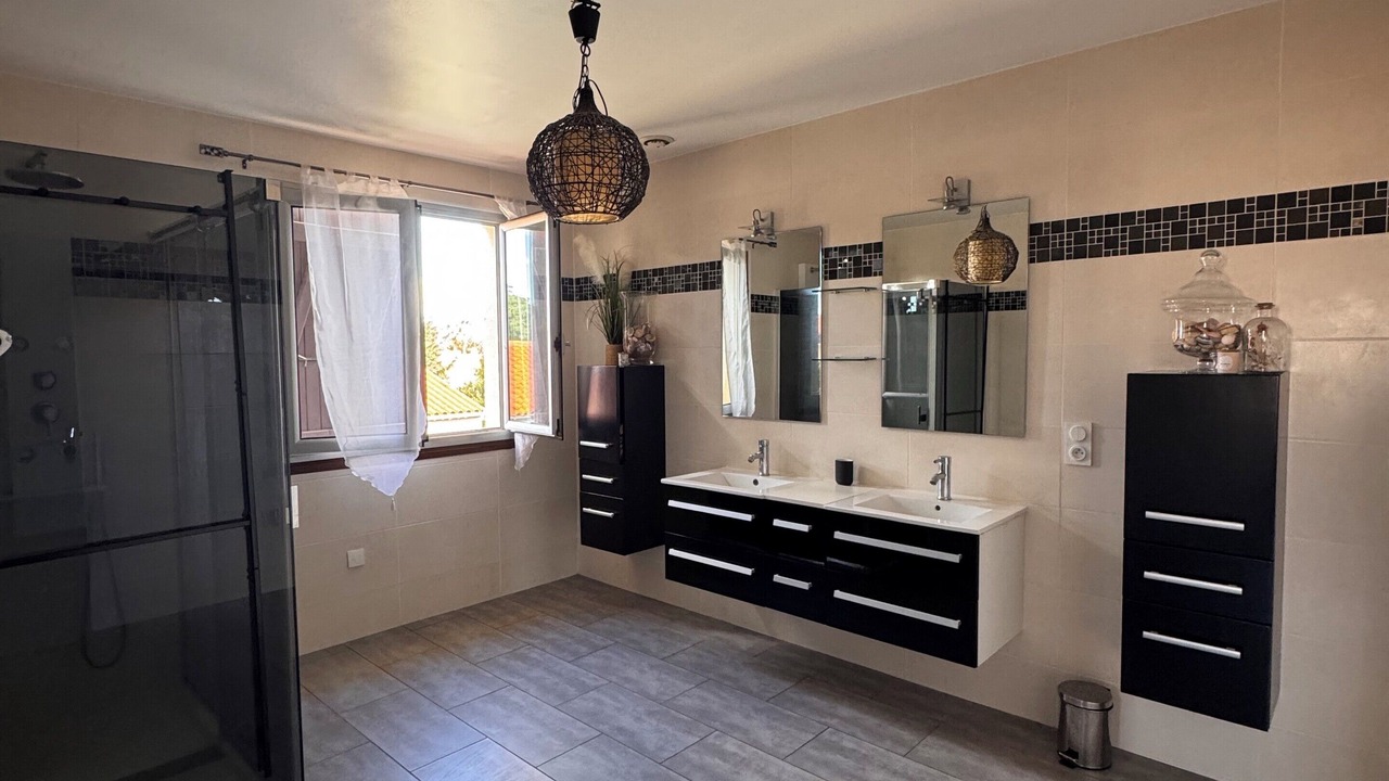 Photo of Bathroom in Saint-Andre