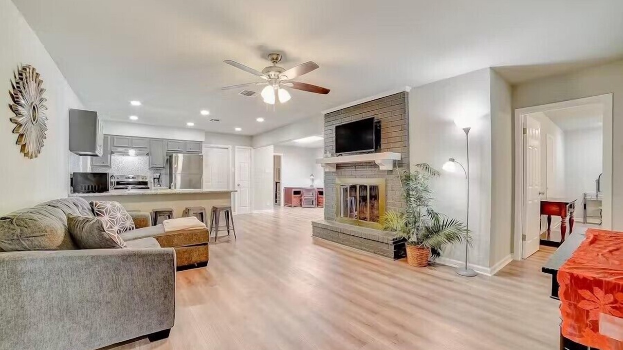 Photo of Livingroom in Pecan Valley