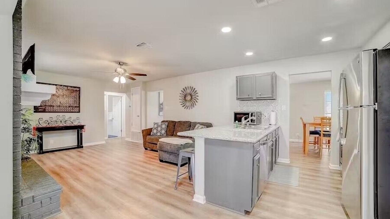 Photo of Livingroom in Pecan Valley