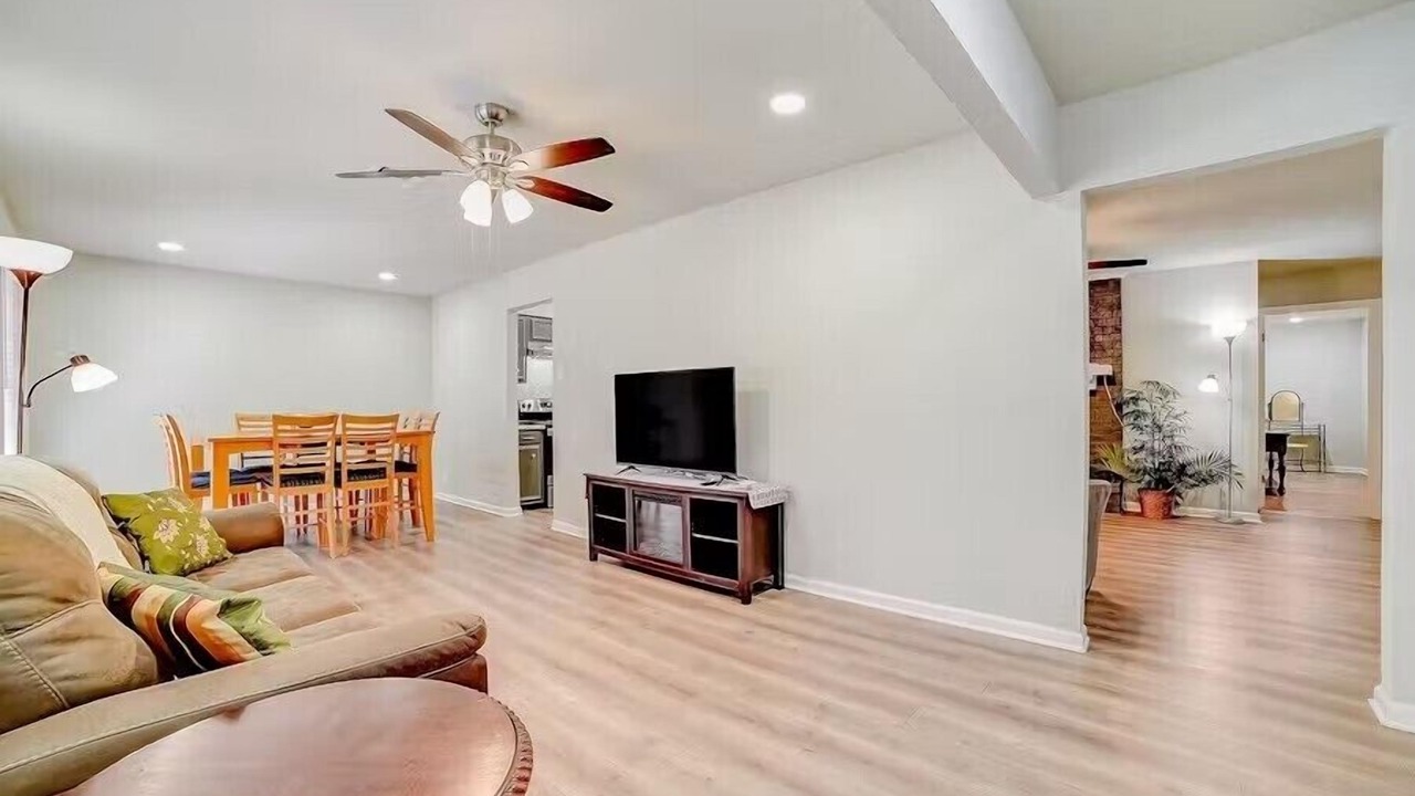 Photo of Livingroom in Pecan Valley