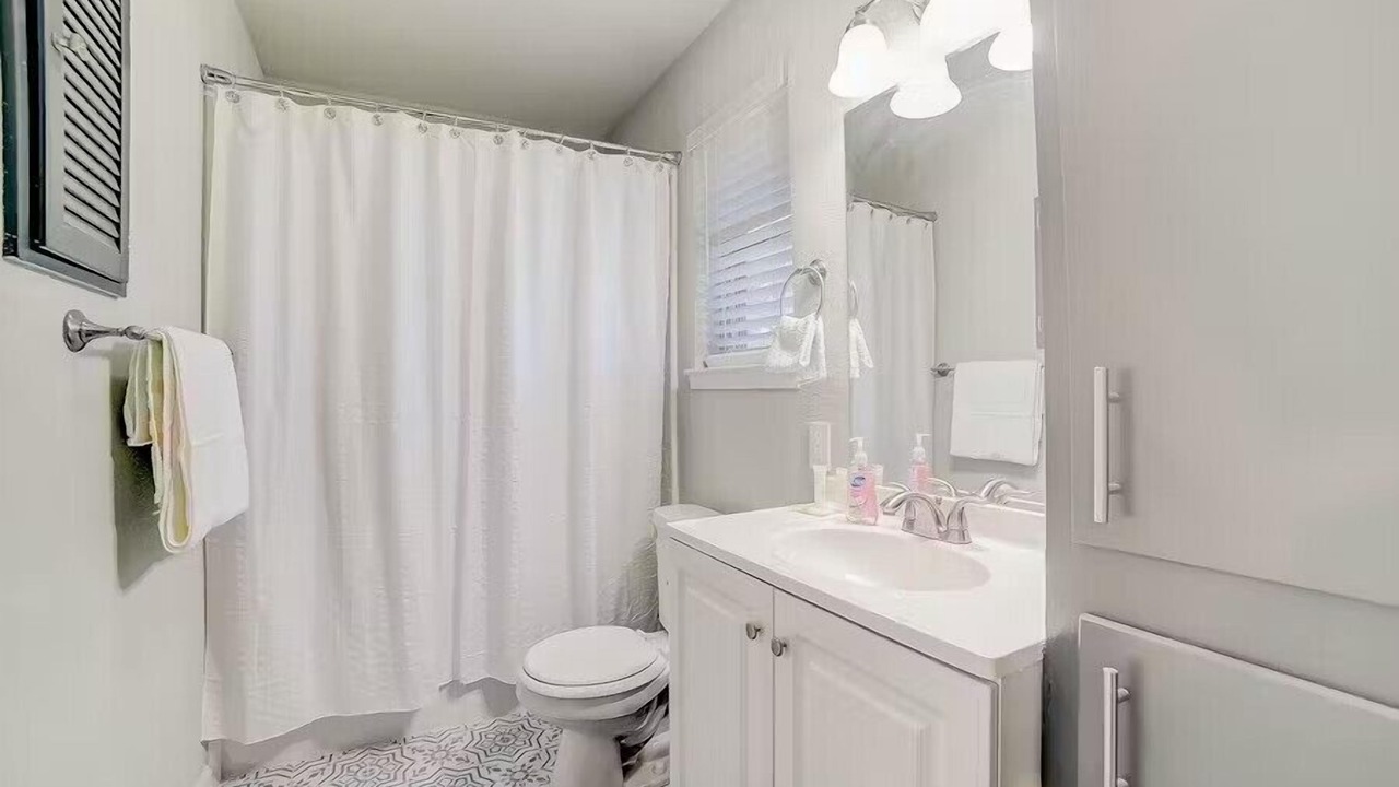Photo of Bathroom in Pecan Valley