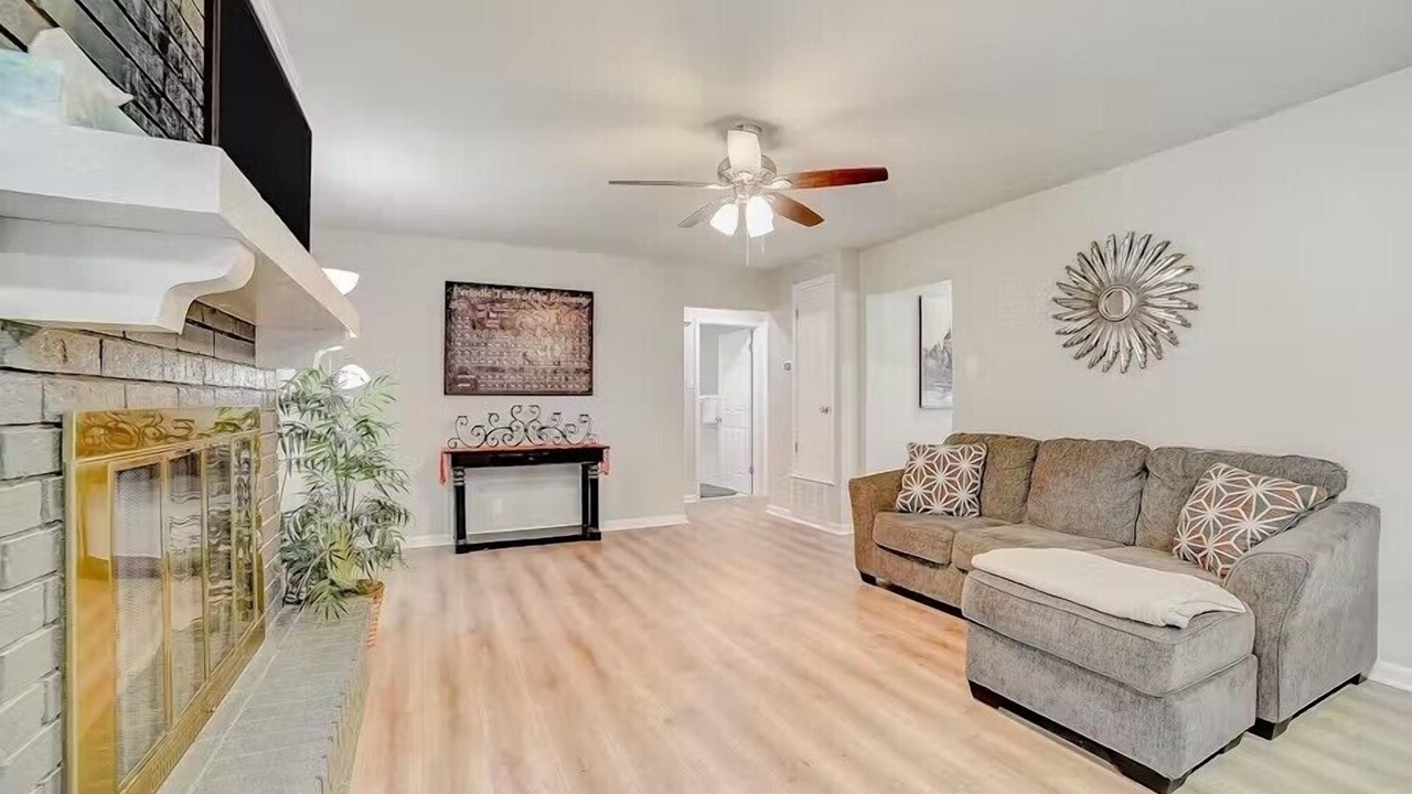 Photo of Livingroom in Pecan Valley