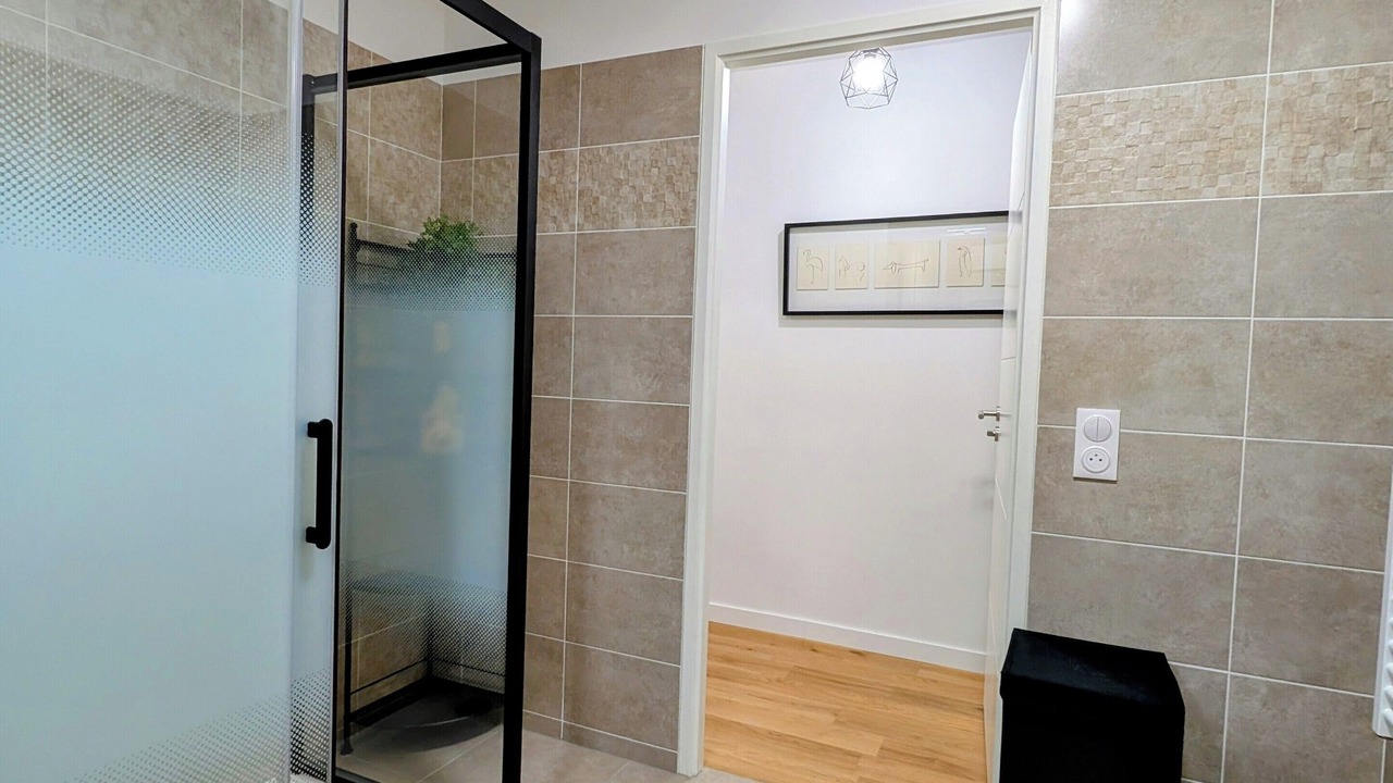 Photo of Bathroom in Le Parc Saint-Maur