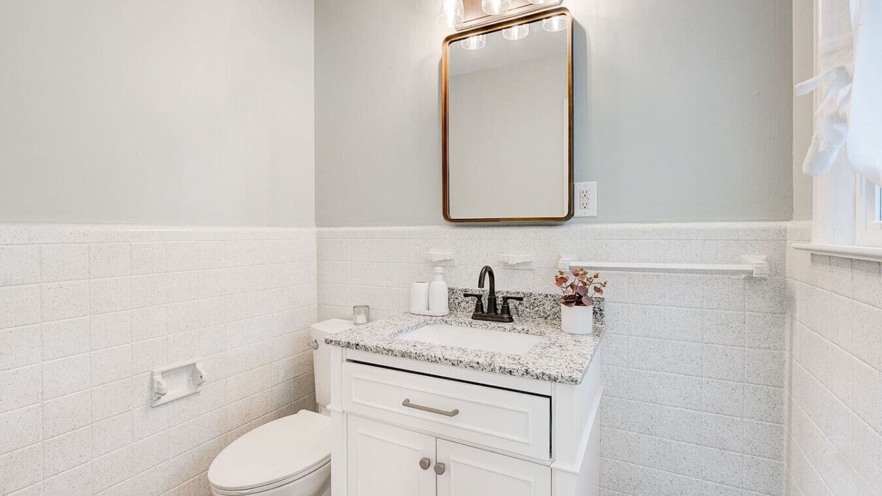 Photo of Bathroom in Rosewood