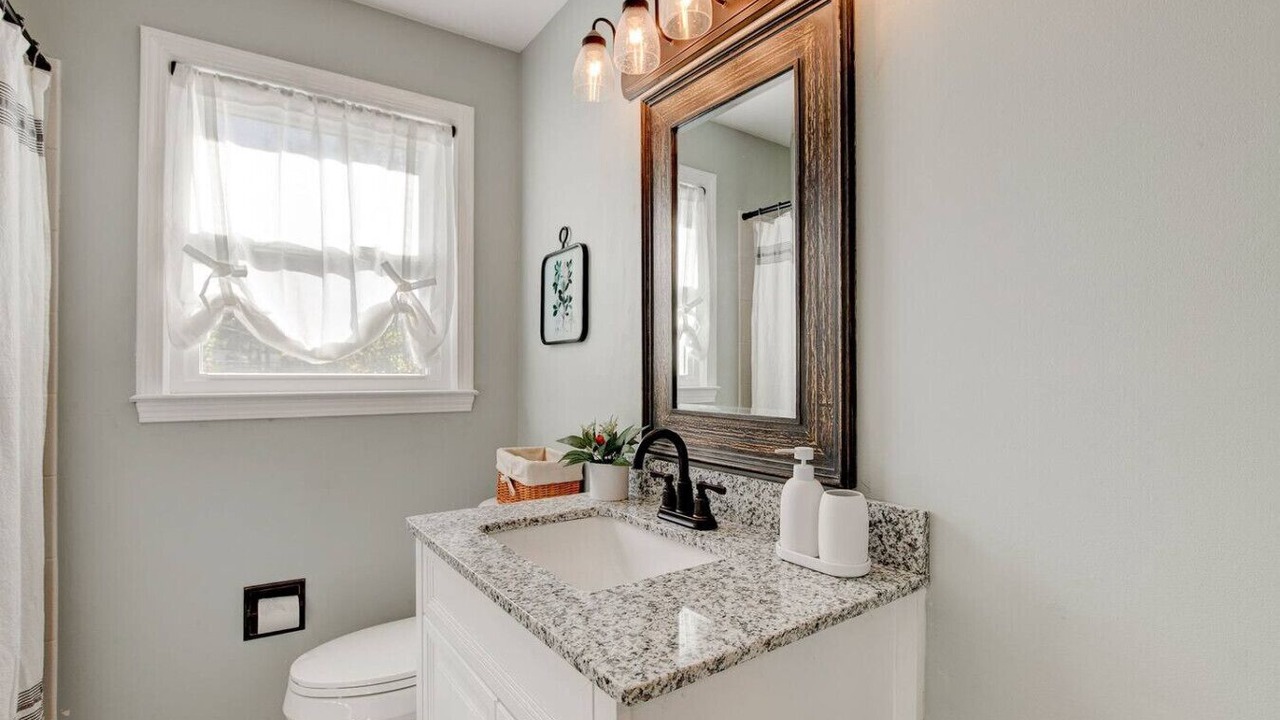 Photo of Bathroom in Rosewood