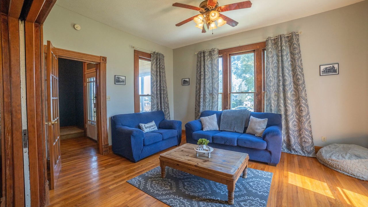 Photo of Livingroom in Perry