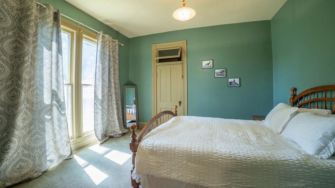 Photo of Bedroom in Perry