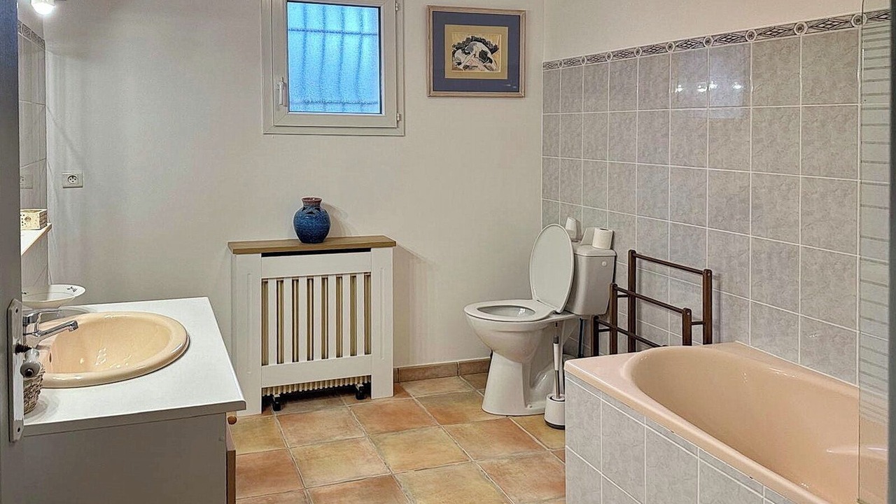 Photo of Bathroom in La Vacquerie-et-Saint-Martin-de-Castries