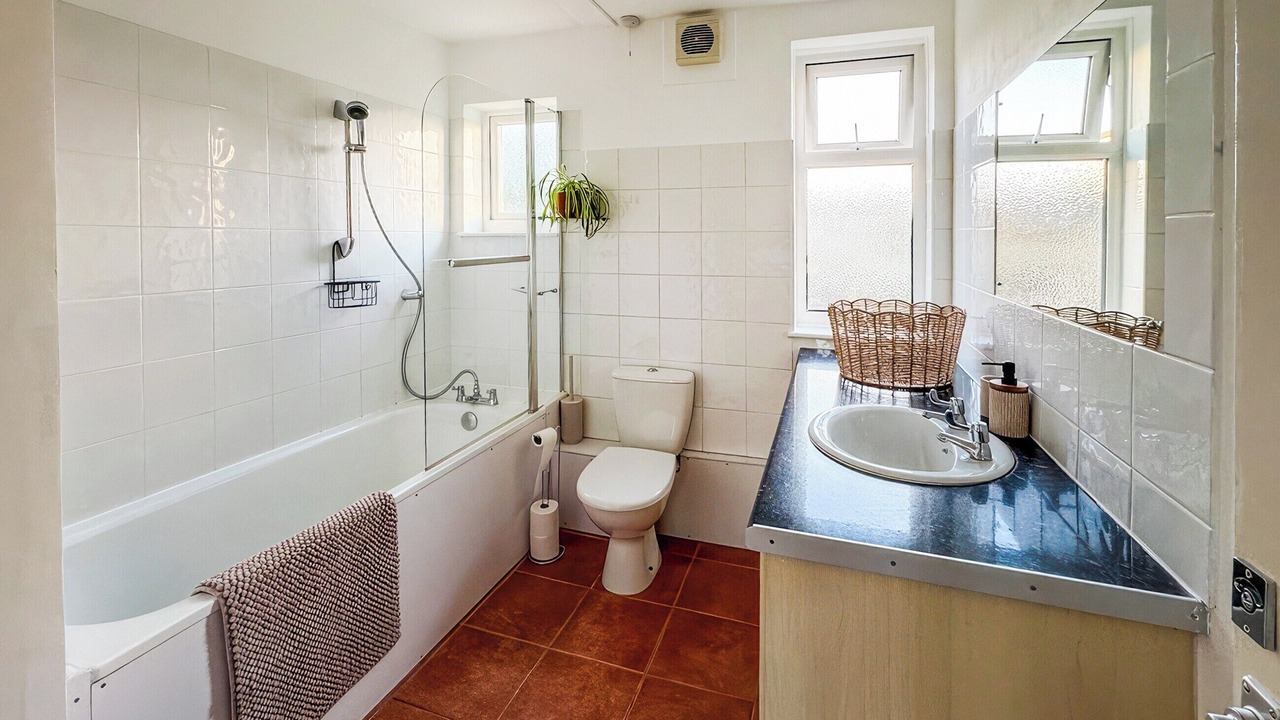 Photo of Bathroom in Howlett End