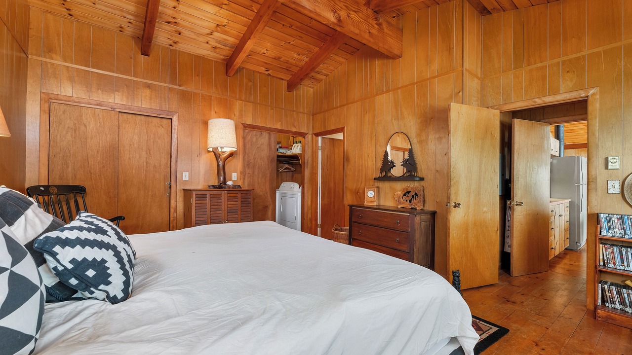 Photo of Bedroom in Alton Bay