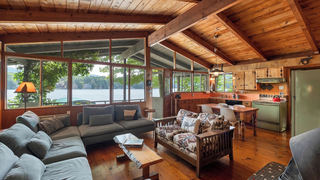 Photo of Livingroom in Alton Bay