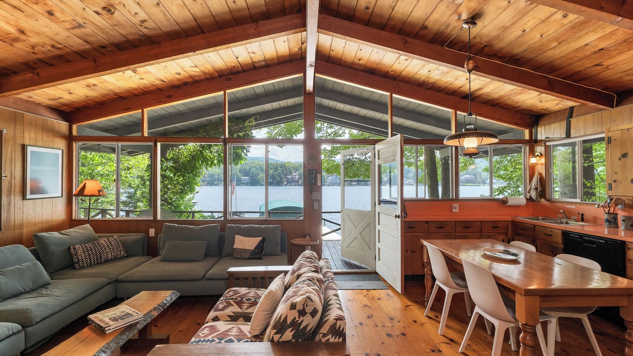 Photo of Livingroom in Alton Bay