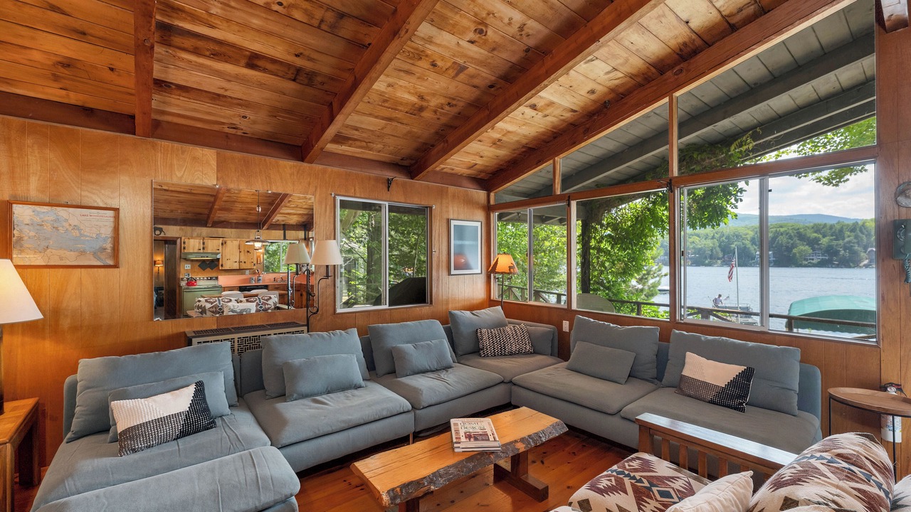 Photo of Livingroom in Alton Bay