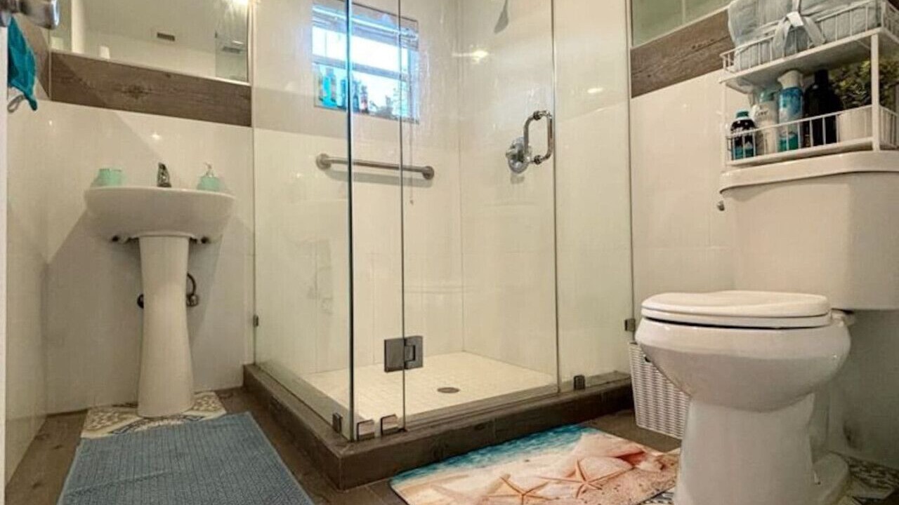 Photo of Bathroom in Midtown