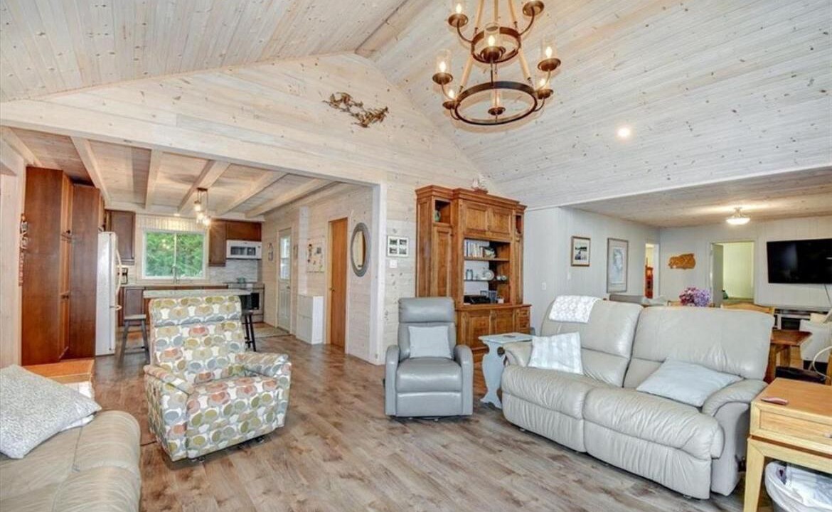 Photo of Livingroom in Bobcaygeon