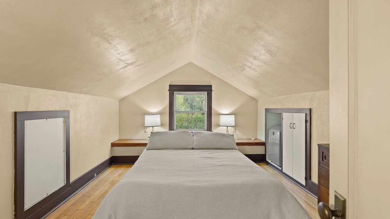 Photo of Bedroom in Dunbar Spring