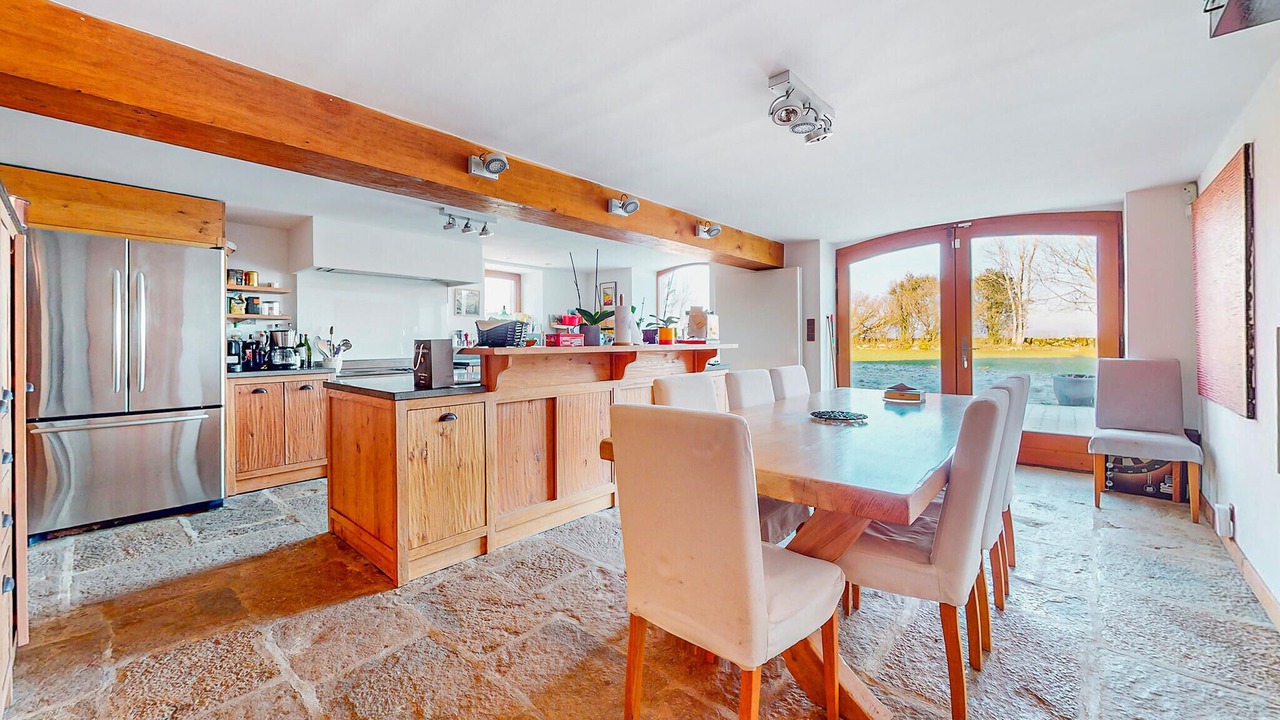 Photo of Others in Aresches