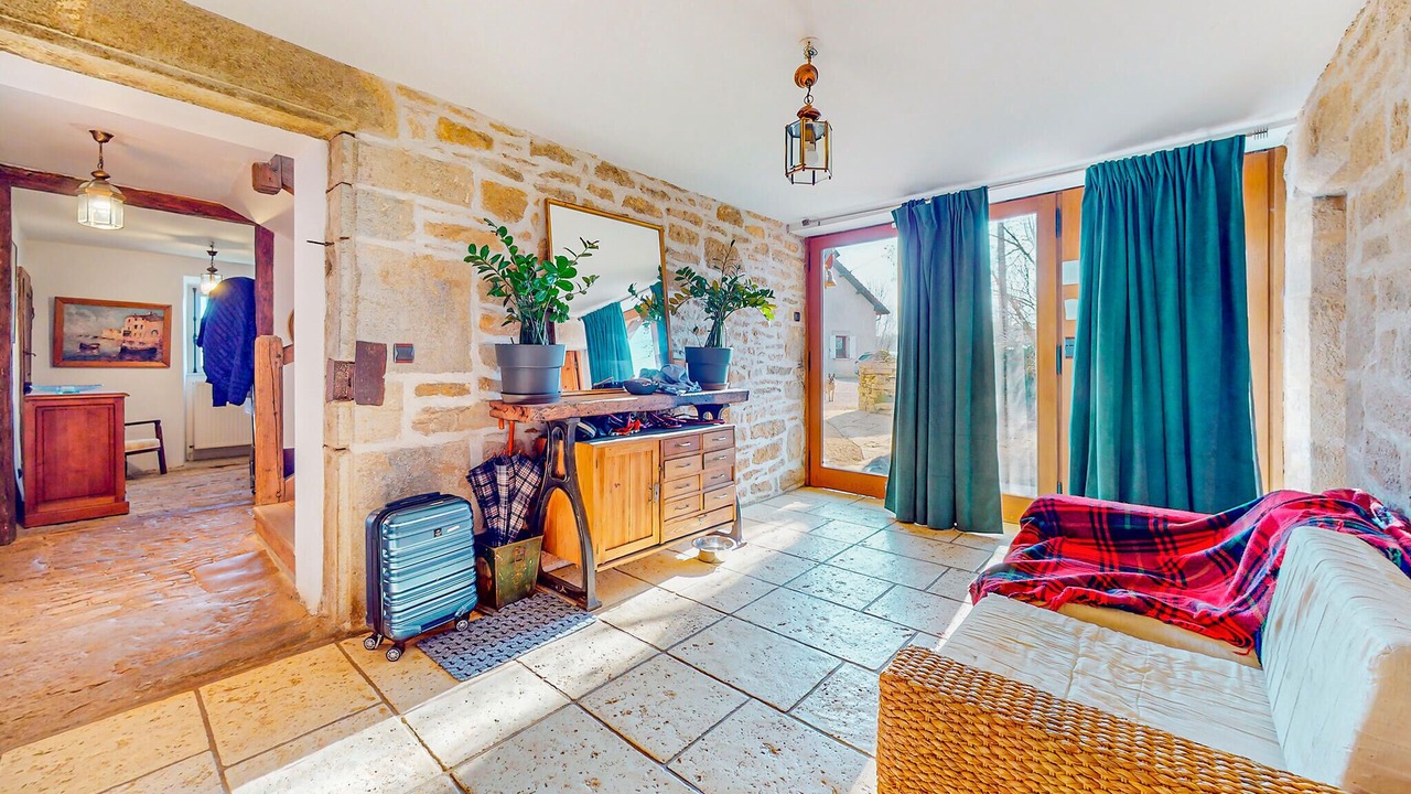 Photo of Others in Aresches