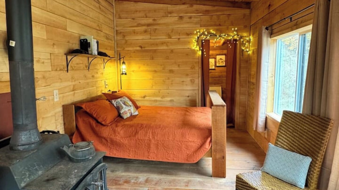 Photo of Bedroom in Umpqua