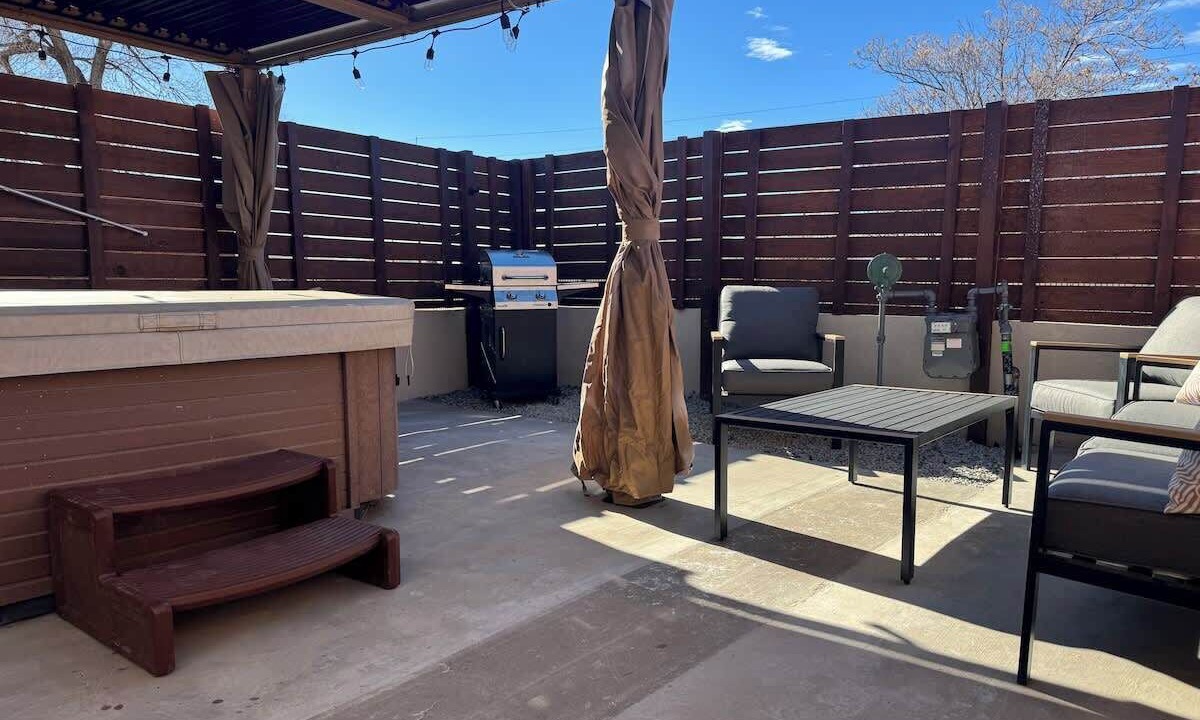 Photo of Patio Balcony in South Broadway