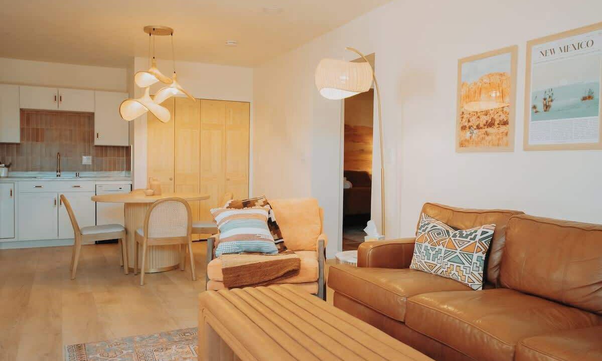 Photo of Livingroom in South Broadway
