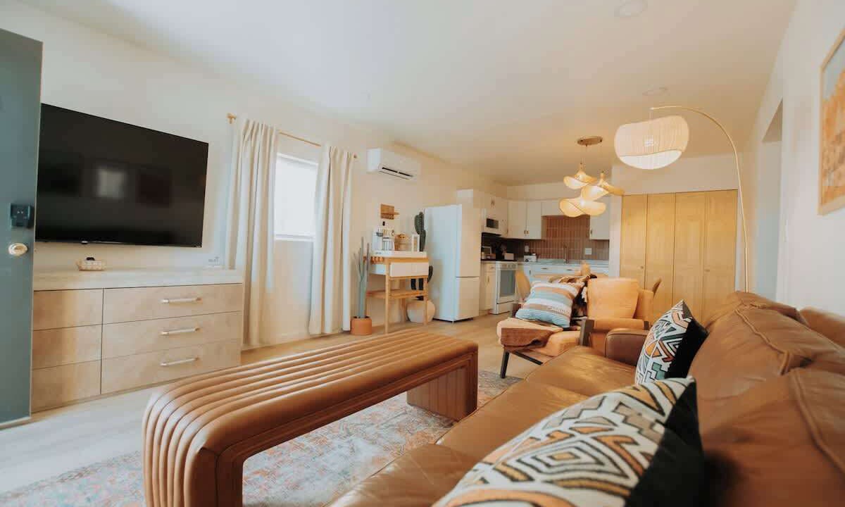 Photo of Livingroom in South Broadway