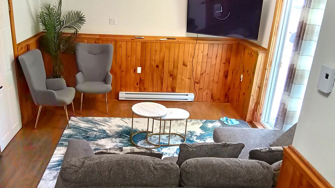 Photo of Livingroom in The Bluff