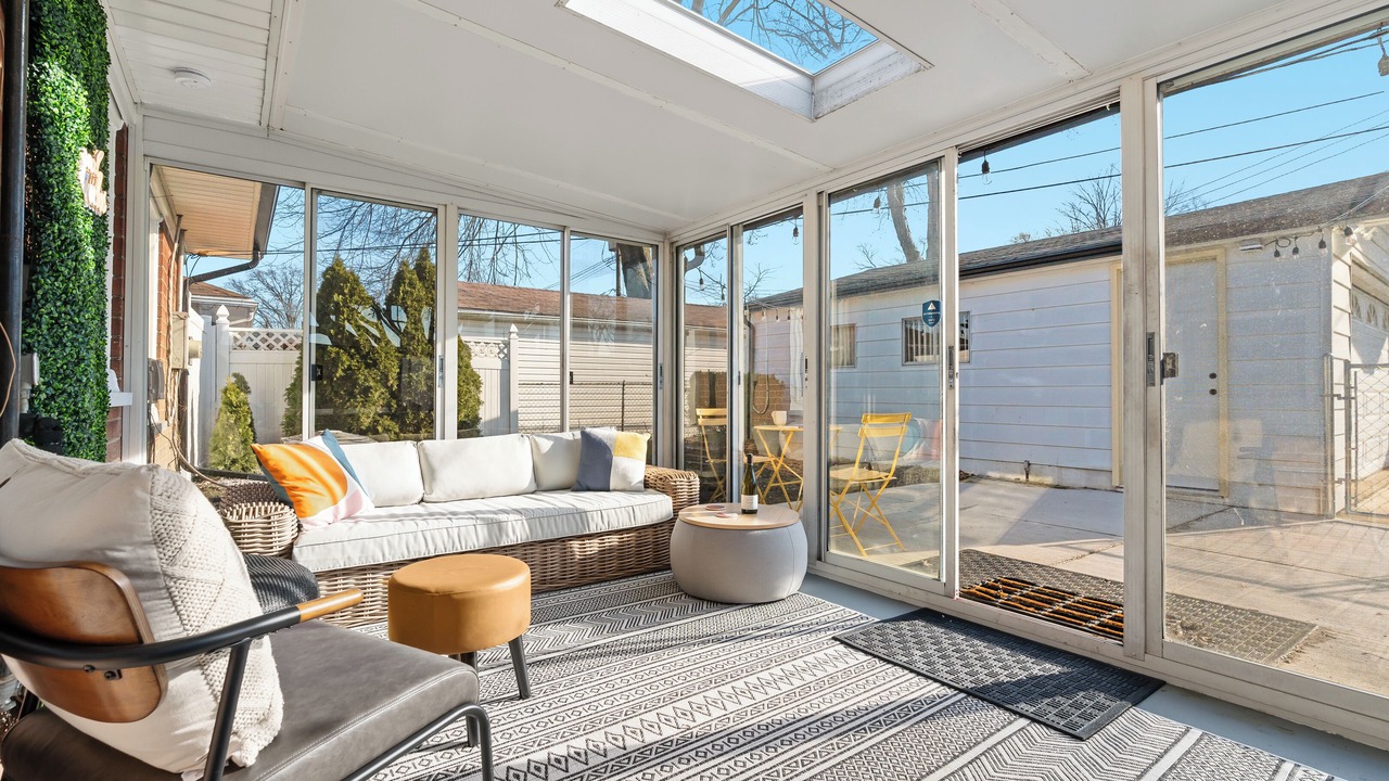 Photo of Livingroom in Madison Heights