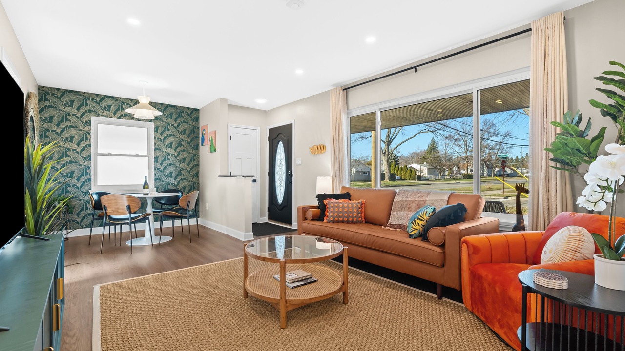 Photo of Livingroom in Madison Heights