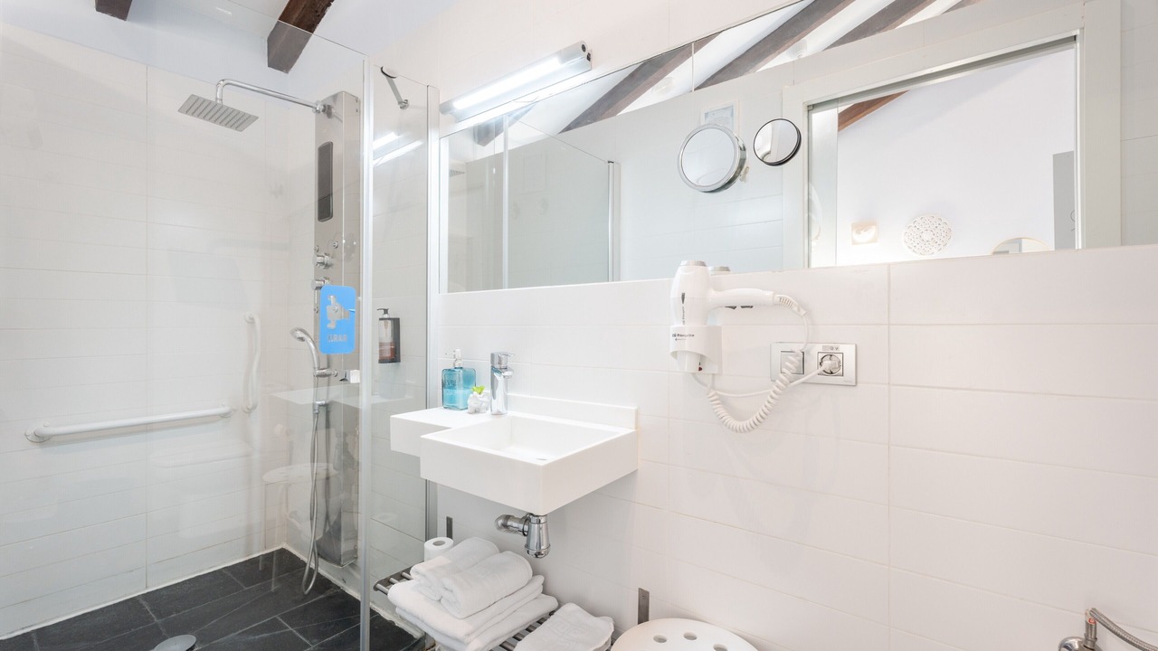 Photo of Bathroom in Navajas