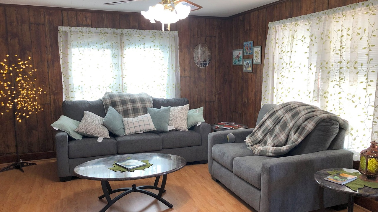 Photo of Livingroom in Eminence