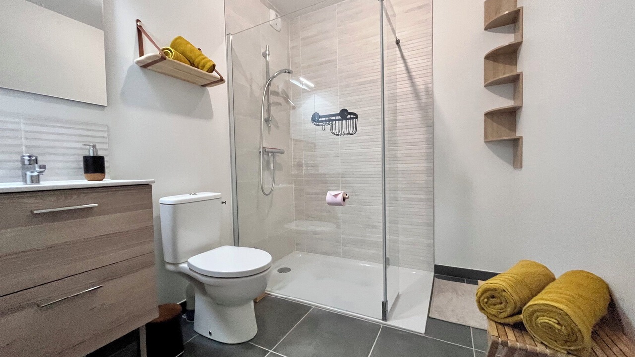 Photo of Bathroom in Perigny