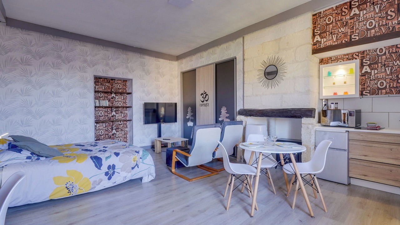 Photo of Bedroom in Pauillac