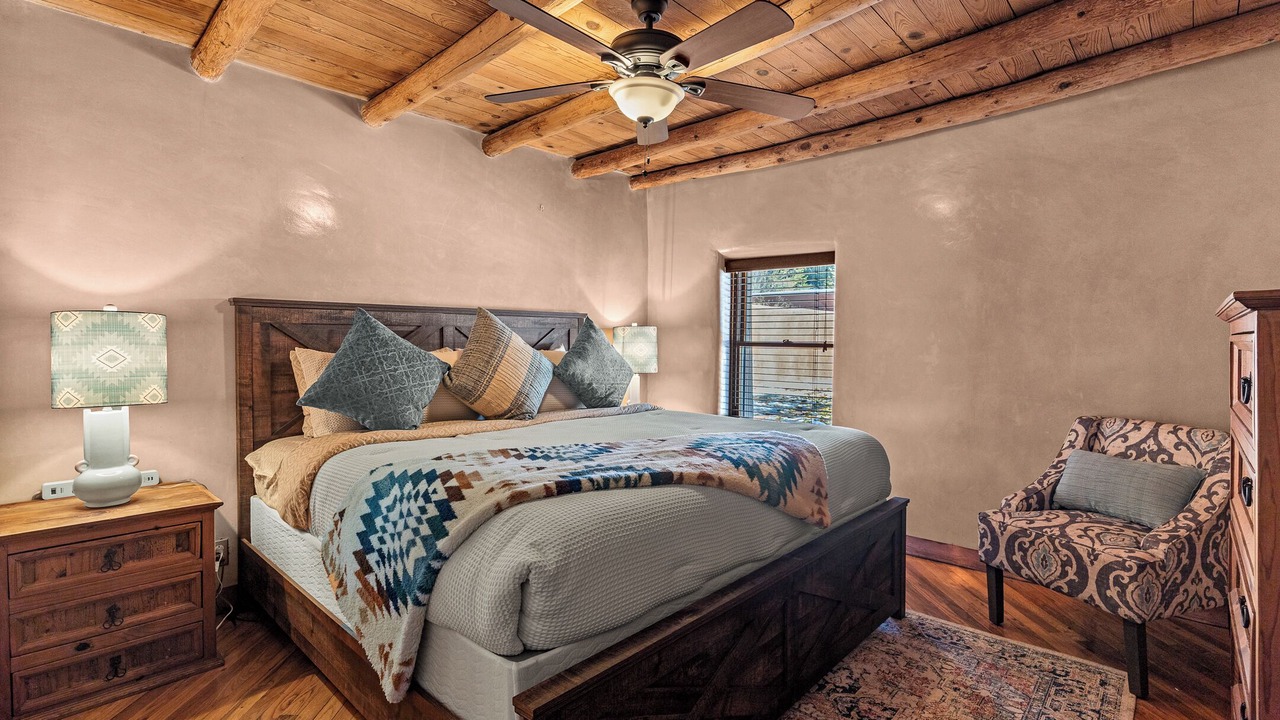 Photo of Bedroom in Tesuque