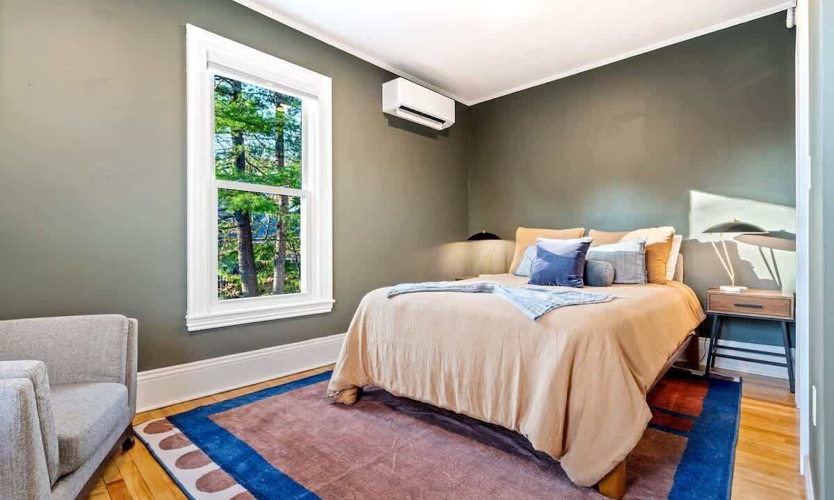 Photo of Bedroom in Deering Center