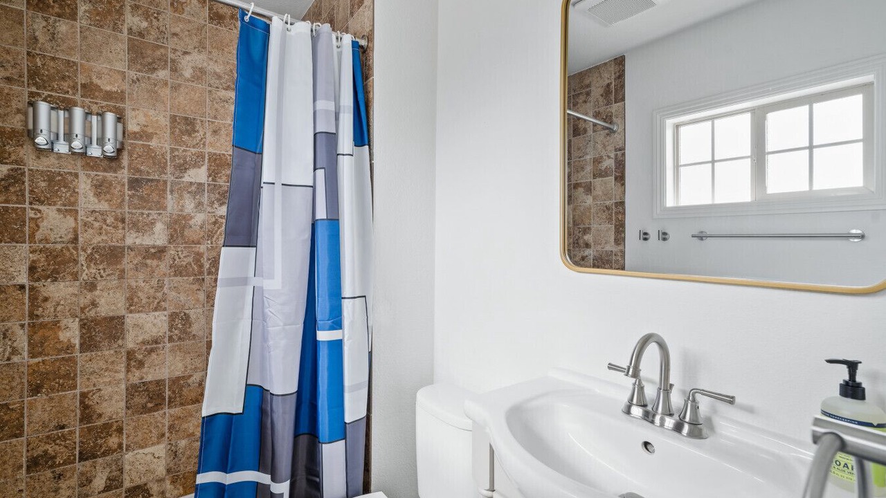 Photo of Bathroom in Loma Alta