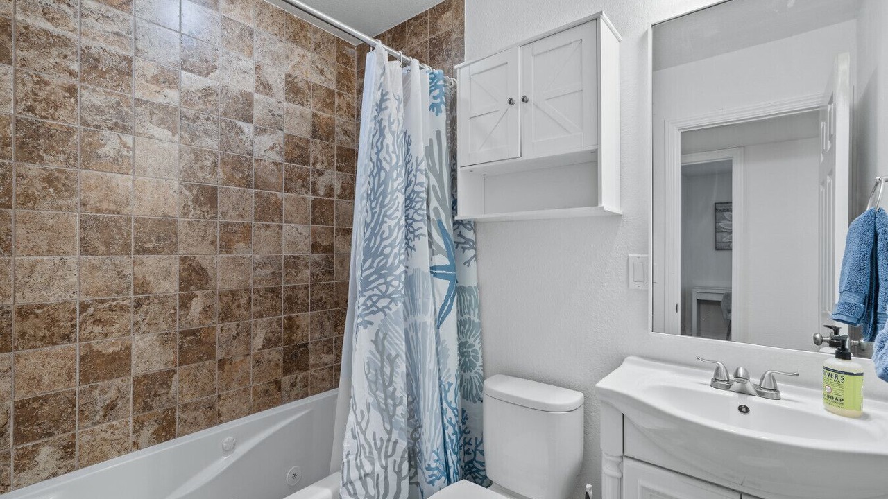 Photo of Bathroom in Loma Alta