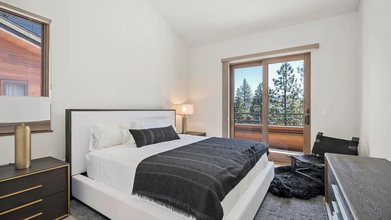 Photo of Bedroom in Crystal Bay