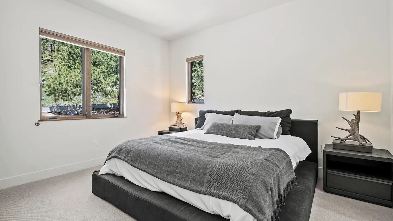 Photo of Bedroom in Crystal Bay