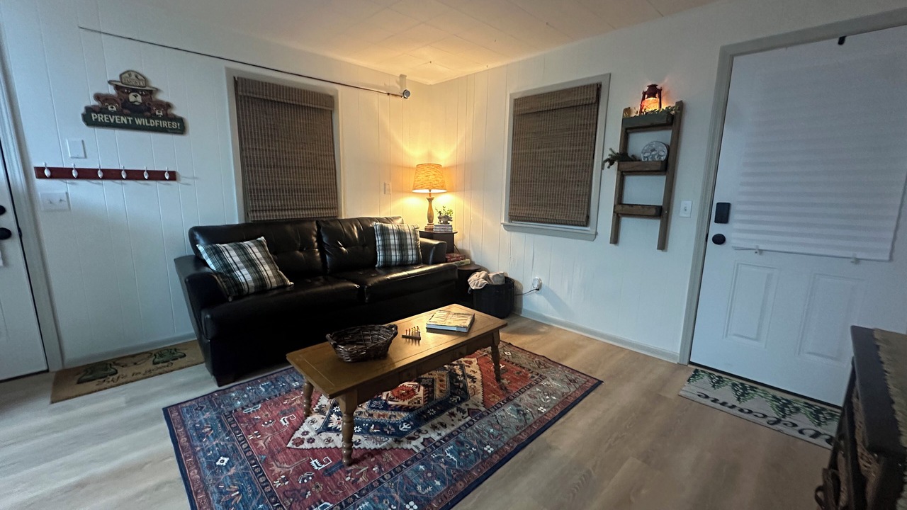 Photo of Livingroom in Kirksville
