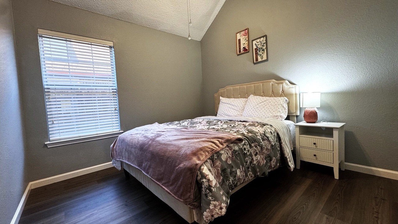 Photo of Bedroom in Grand Prairie