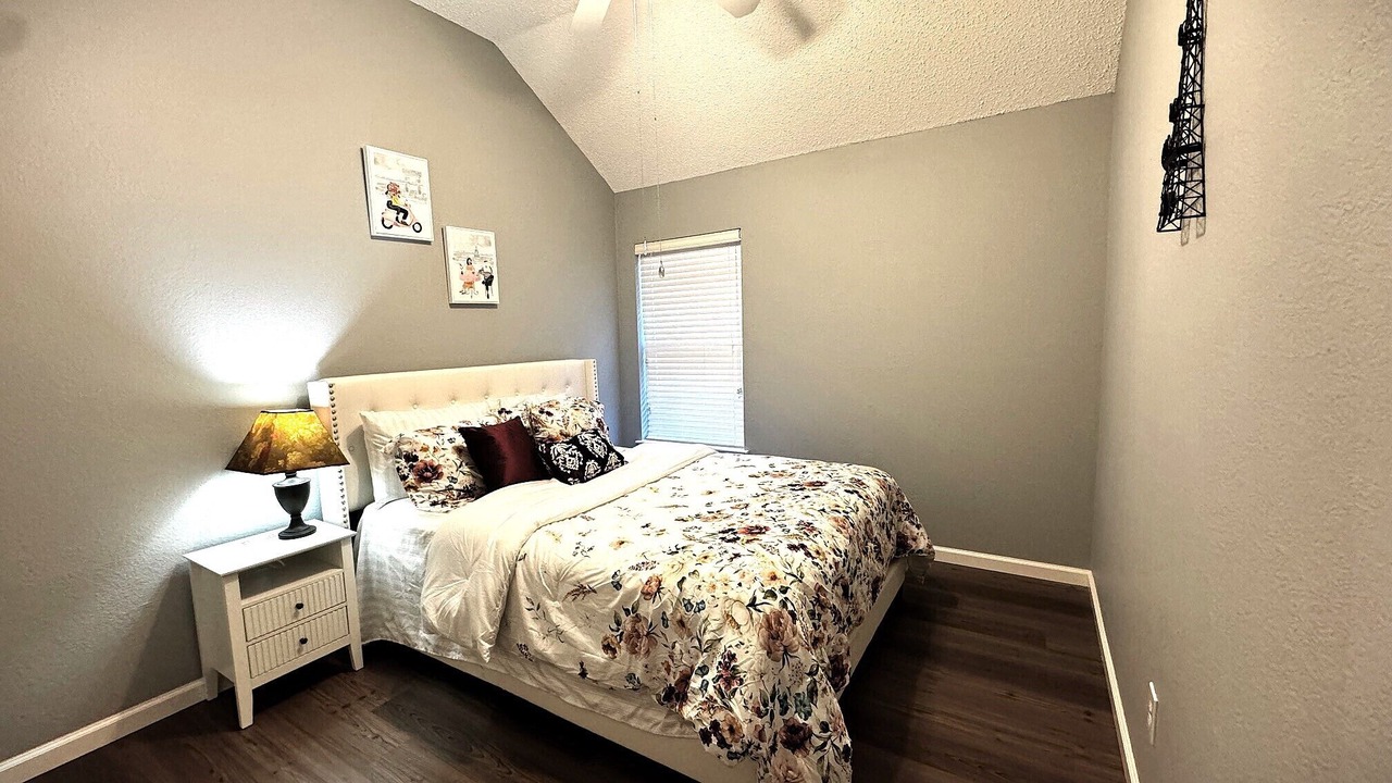 Photo of Bedroom in Grand Prairie