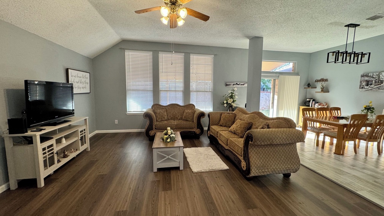 Photo of Livingroom in Grand Prairie