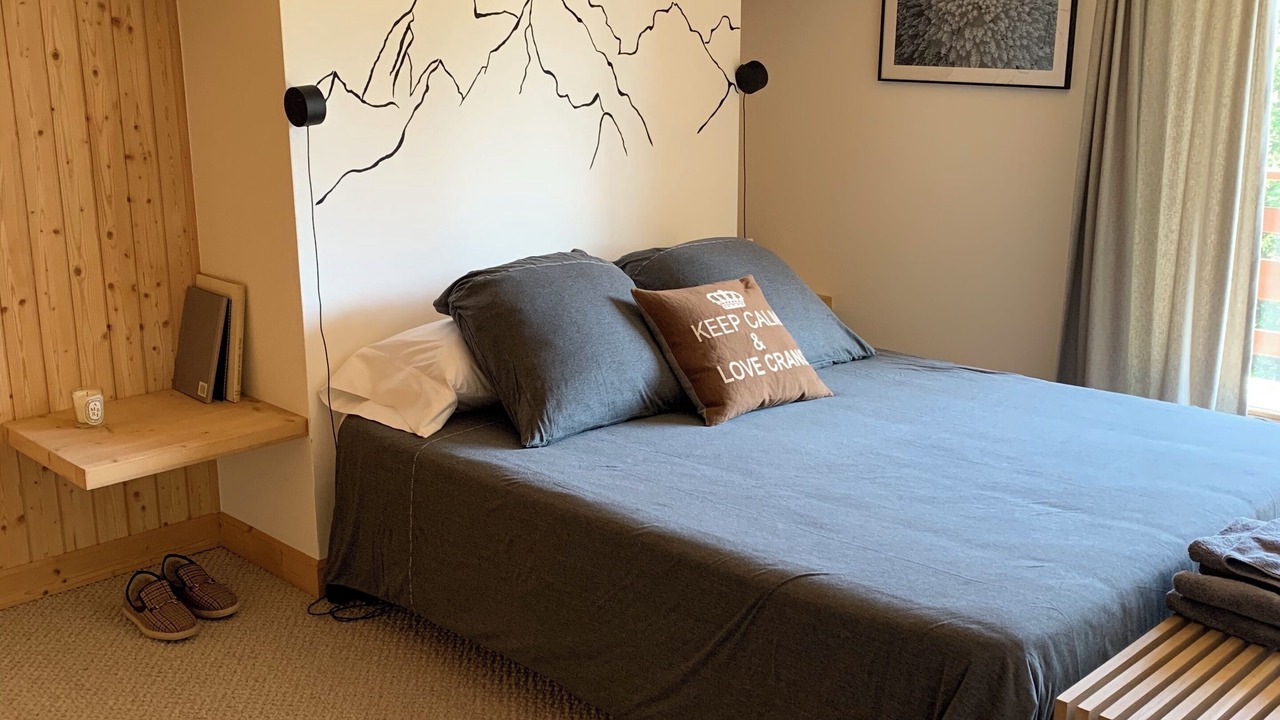 Photo of Bedroom in Lens