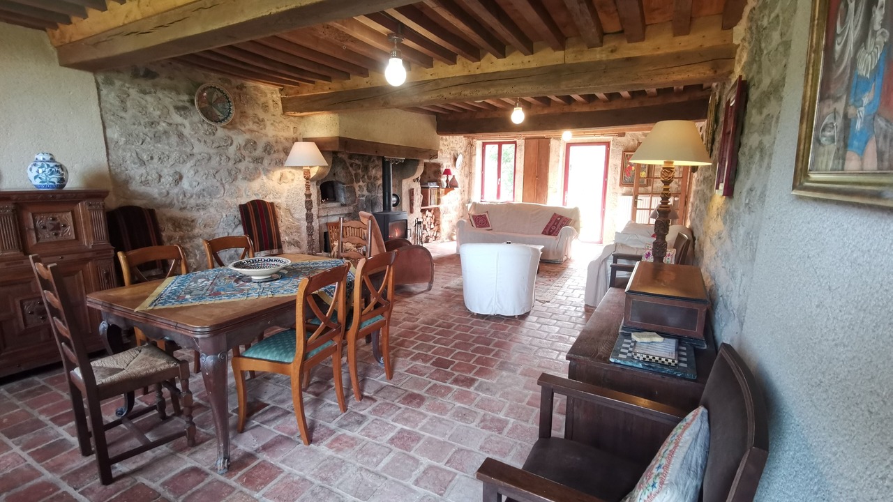 Photo of Livingroom in Saint-Martin-du-Puy
