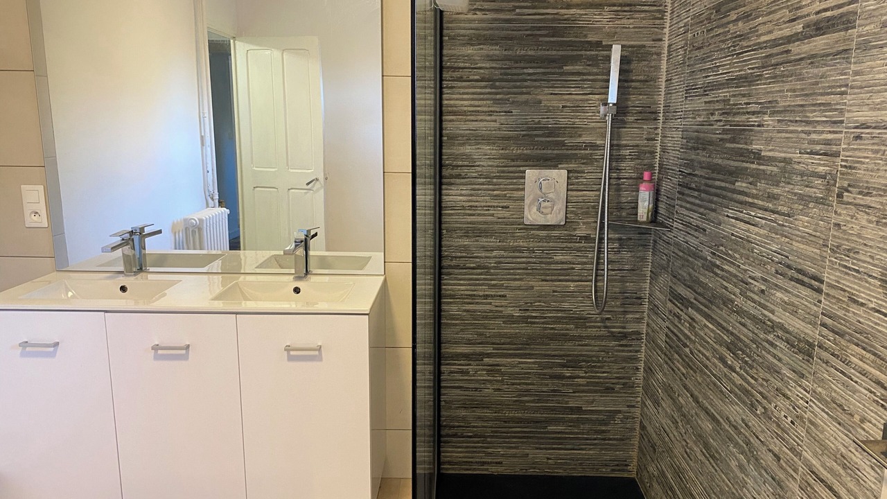 Photo of Bathroom in Saint-Ambroix