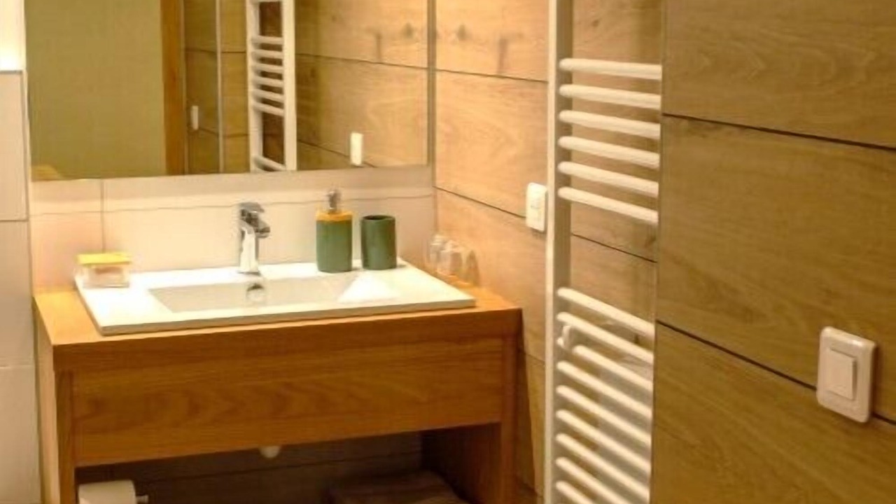 Photo of Bathroom in La Cote-Saint-Andre